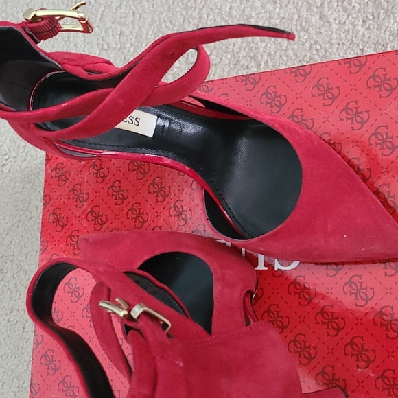 GUESS heels Red Suede in original box. 6-1/2m.  Like new !! - Picture 2 of 4